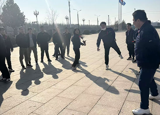 凝心聚力強(qiáng)堡壘，勇毅前行開新局